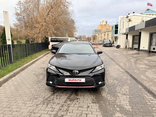 2021 Toyota Camry VIII (XV70) Рестайлинг, чёрный, 3400000 рублей, вид 2