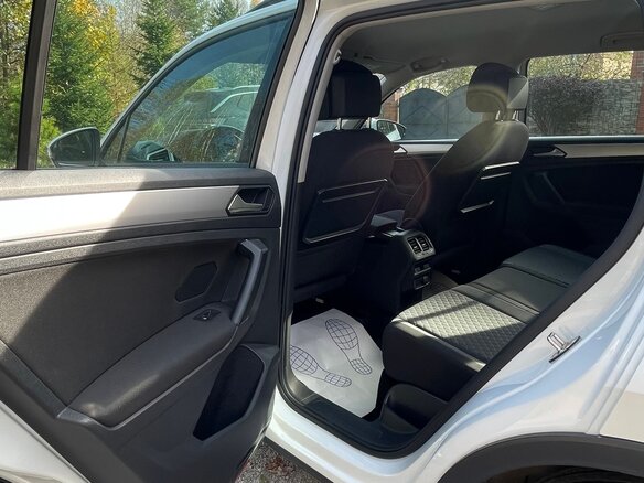 2018 Volkswagen Tiguan II, белый - вид 16