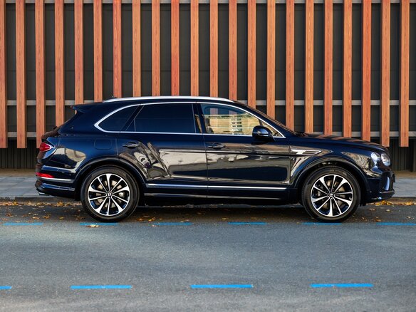 2025 Bentley Bentayga I Рестайлинг, синий, 42700000 рублей - вид 11