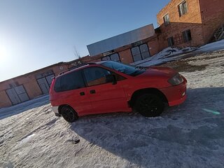 2000 Mitsubishi Space Runner II, красный, 220000 рублей, вид 3