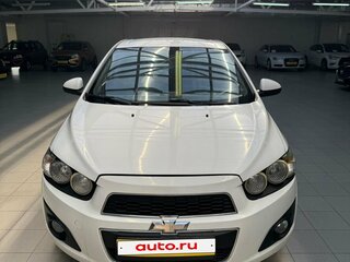 2013 Chevrolet Aveo II, белый, 425000 рублей, вид 2