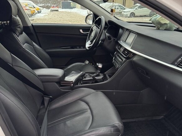 2019 Kia Optima IV Рестайлинг, белый, 2450000 рублей - вид 7