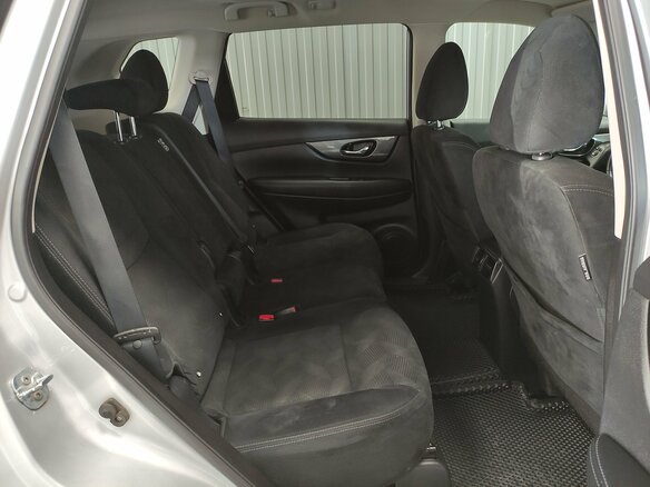 2017 Nissan X-Trail III Рестайлинг, серебристый, 1520000 рублей - вид 9