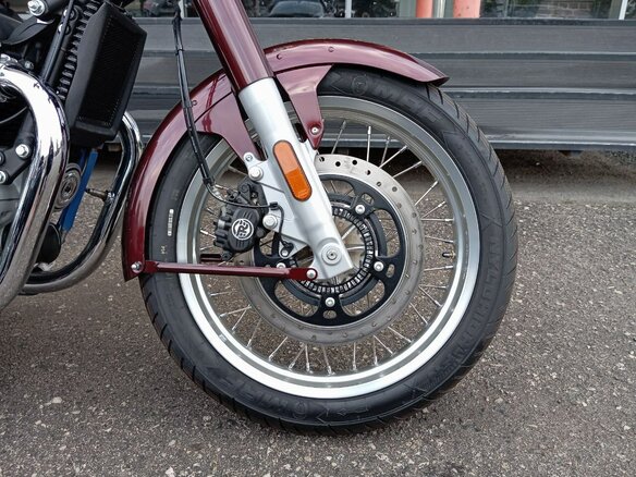 2026 Royal Enfield Classic 650, пурпурный, 703000 рублей - вид 19
