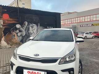 2018 Kia Rio IV, белый, 1045000 рублей, вид 4