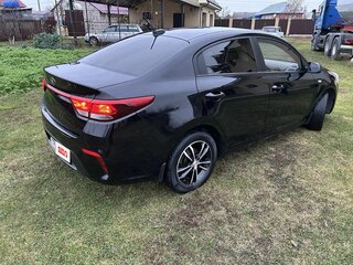 2018 Kia Rio IV, чёрный, 1350000 рублей, вид 3