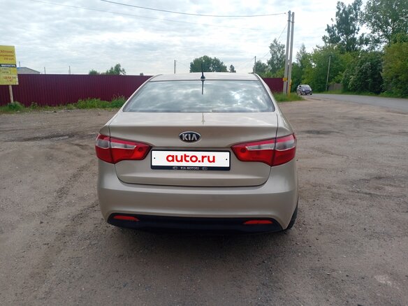 2013 Kia Rio 5-speed III, бежевый, 580000 рублей - вид 11