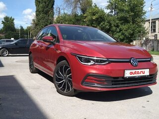 2021 Volkswagen Golf VIII, красный, 2800000 рублей, вид 2