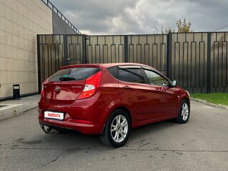 2015 Hyundai Solaris I Рестайлинг, красный, 700000 рублей, вид 4