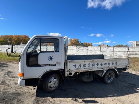 1993 Nissan Atlas, белый, 1000000 рублей, вид 4