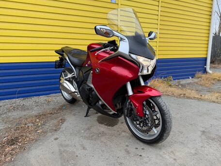 2010 Honda VFR 1200, красный, 700000 рублей, вид 5