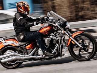 2011 Yamaha XVS1300, красный, 1100000 рублей, вид 3