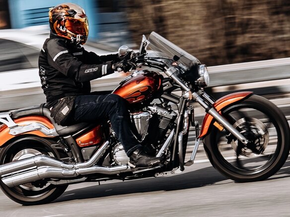 2011 Yamaha XVS1300, красный, 1100000 рублей - вид 2