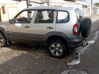 2015 Chevrolet Niva I Рестайлинг, серебристый, 550000 рублей, вид 5