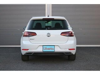 2018 Volkswagen Golf VII Рестайлинг, белый, 1320000 рублей, вид 5