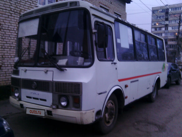 2010 ПАЗ 3205, белый - вид 2