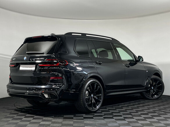 2026 BMW X7 40d I (G07) Рестайлинг, чёрный - вид 3