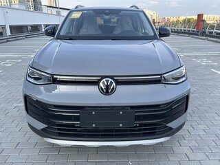 2025 Volkswagen Tharu XR, серый, 2000000 рублей, вид 2