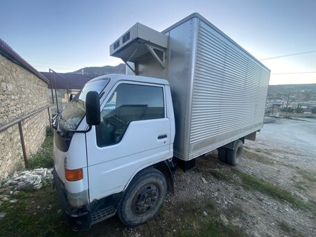 1998 Toyota Dyna, белый, 750000 рублей, вид 5