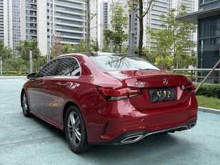 2023 Mercedes-Benz A-Класс 180 Long IV (W177) Рестайлинг, красный, 1904999 рублей, вид 3
