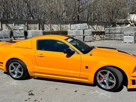 2006 Ford Mustang V, оранжевый, 3500000 рублей, вид 4