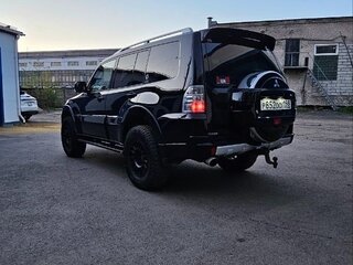 2010 Mitsubishi Pajero IV, чёрный, 1950000 рублей, вид 2