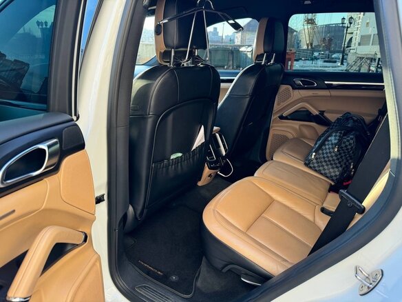 2016 Porsche Cayenne Diesel II Рестайлинг (958), белый, 5000000 рублей - вид 16