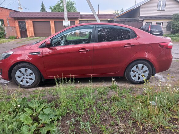 2014 Kia Rio III, красный, 800000 рублей - вид 3