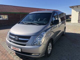 2011 Hyundai H-1 6-speed II, серебристый, 1700000 рублей, вид 1