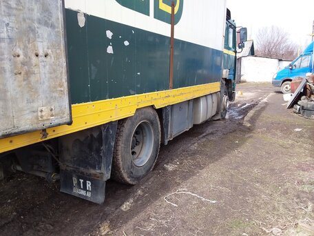 1992 Volvo F-Series, зелёный, 950000 рублей, вид 2