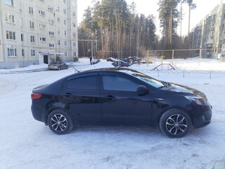 2013 Kia Rio III, чёрный, 745000 рублей, вид 4