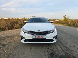 2019 Kia Optima IV Рестайлинг, белый, 1910000 рублей, вид 2