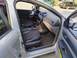 2009 Ford Focus II Рестайлинг, серебристый, 630000 рублей, вид 5