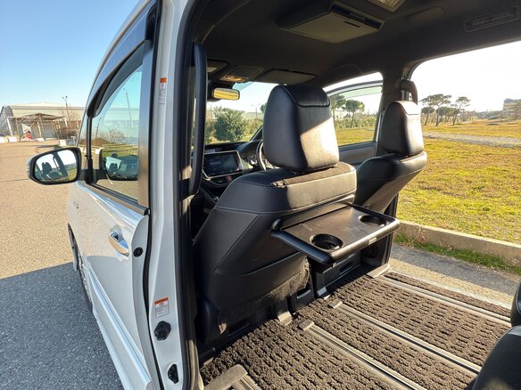 2019 Toyota Noah III (R80) Рестайлинг, белый - вид 12