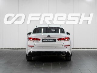 2019 Kia Optima IV Рестайлинг, белый, 1699000 рублей, вид 4