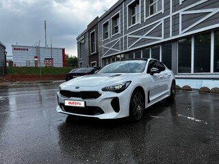 2021 Kia Stinger I Рестайлинг, белый, 3000000 рублей, вид 1