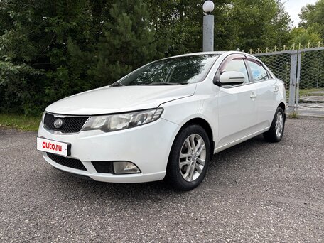 2010 Kia Cerato 6-speed II, белый, 700000 рублей, вид 2