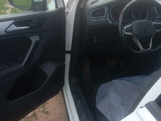 2021 Volkswagen Tiguan II Рестайлинг, белый, 1900000 рублей, вид 4