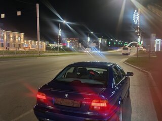 2002 BMW 5 серии 525i IV (E39) Рестайлинг, синий, 900000 рублей, вид 5
