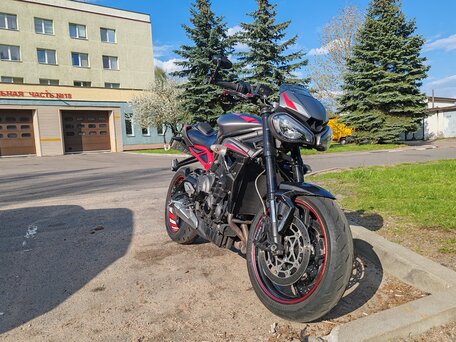 2020 Triumph Street Triple, серебристый, 650000 рублей, вид 4