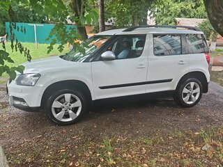 2015 Skoda Yeti I Рестайлинг, белый, 1350000 рублей, вид 3
