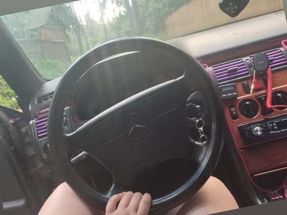 1997 Mercedes-Benz E-Класс 220 II (W210, S210), пурпурный, 280000 рублей - вид 12