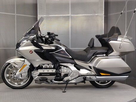 2024 Honda GL 1800 Gold Wing, серебристый, 3099000 рублей, вид 5