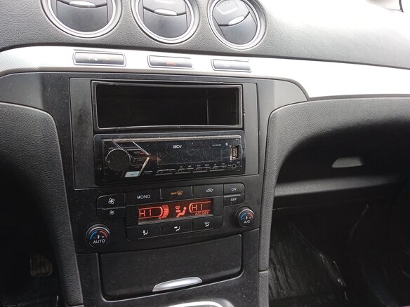2013 Ford Galaxy II Рестайлинг, жёлтый, 600000 рублей - вид 9
