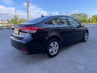 2017 Kia Cerato III Рестайлинг (Classic), чёрный, 1600000 рублей, вид 3
