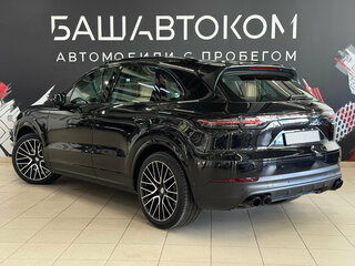 2018 Porsche Cayenne III, чёрный, 4690000 рублей, вид 4