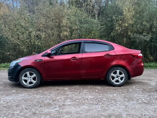 2013 Kia Rio III, красный, 550000 рублей, вид 5