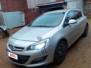 2014 Opel Astra J Рестайлинг, серебристый, 650000 рублей, вид 1