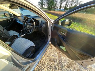 2018 Mazda Demio IV (DJ), серебристый, 1250000 рублей, вид 4