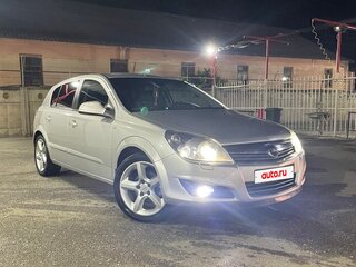 2011 Opel Astra H Рестайлинг, серебристый, 520000 рублей, вид 1